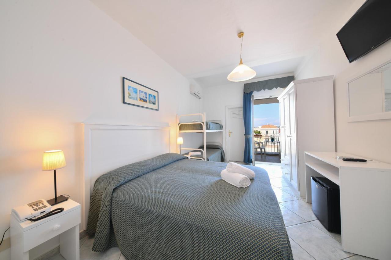 Hotel Noris Ίσκια Εξωτερικό φωτογραφία
