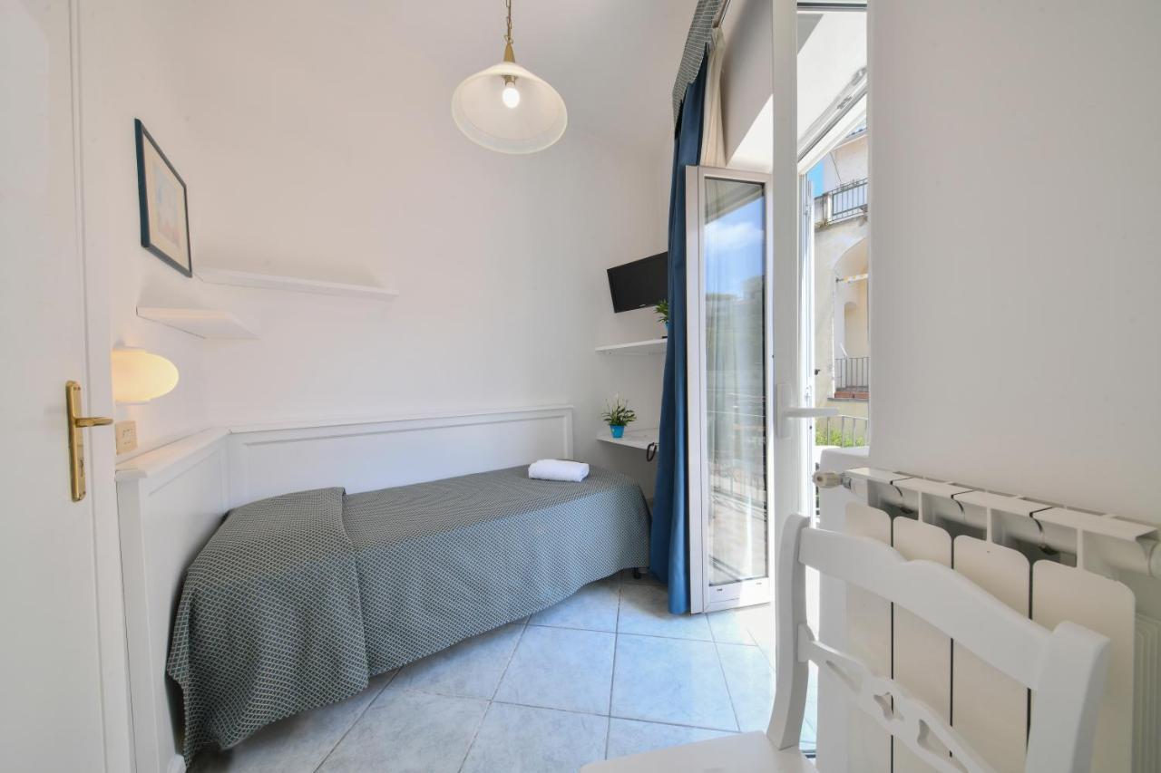 Hotel Noris Ίσκια Εξωτερικό φωτογραφία