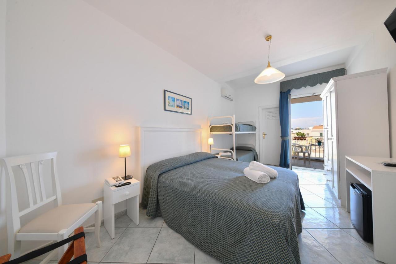 Hotel Noris Ίσκια Εξωτερικό φωτογραφία