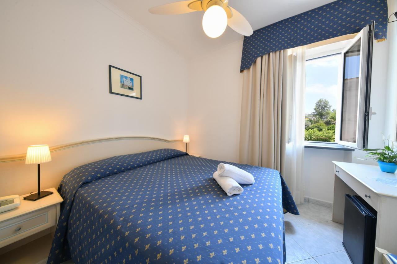 Hotel Noris Ίσκια Εξωτερικό φωτογραφία