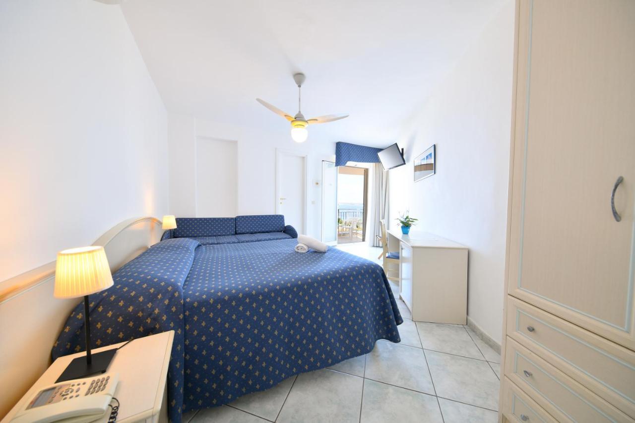 Hotel Noris Ίσκια Εξωτερικό φωτογραφία
